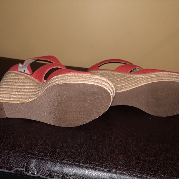 Open Toe Wedges - Picture 4 of 4